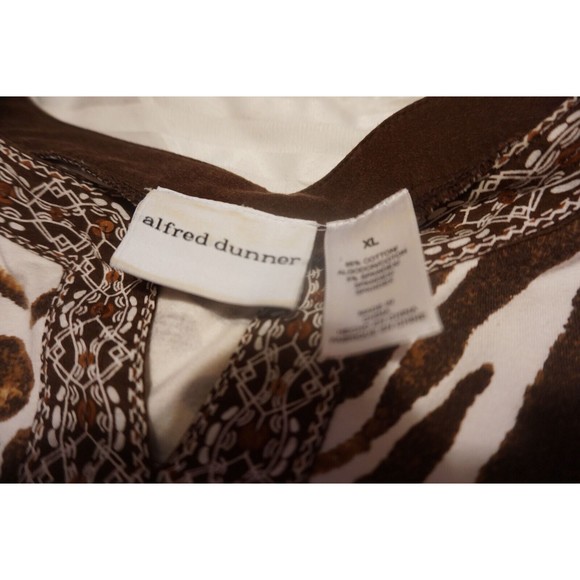 Ladies Alfred Dunner Animal Print Zebra Embellished Sequins 3/4 Sleeve Top - Picture 5 of 7